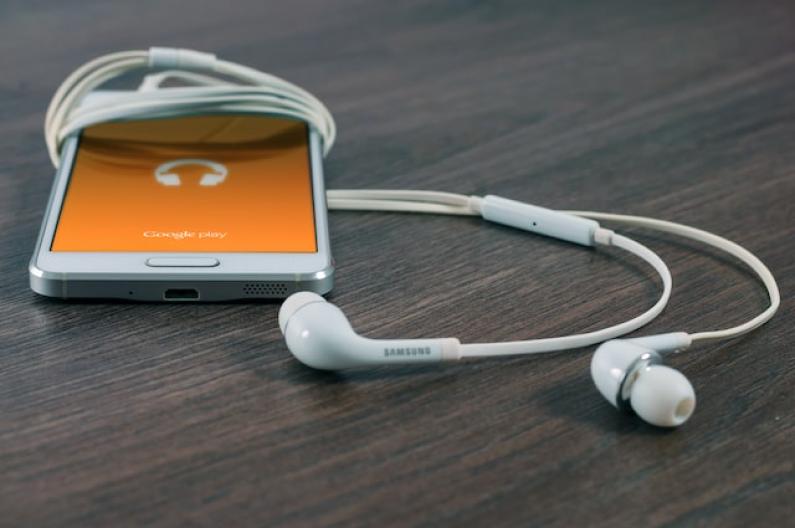 Como é que se transcreve um ficheiro MP3 para texto?