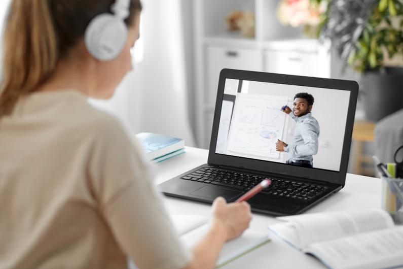 How do you transcribe a video into text? How do I transcribe video into text